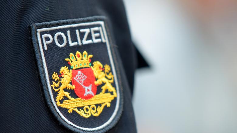 Polizei-Abzeichen auf Uniform
