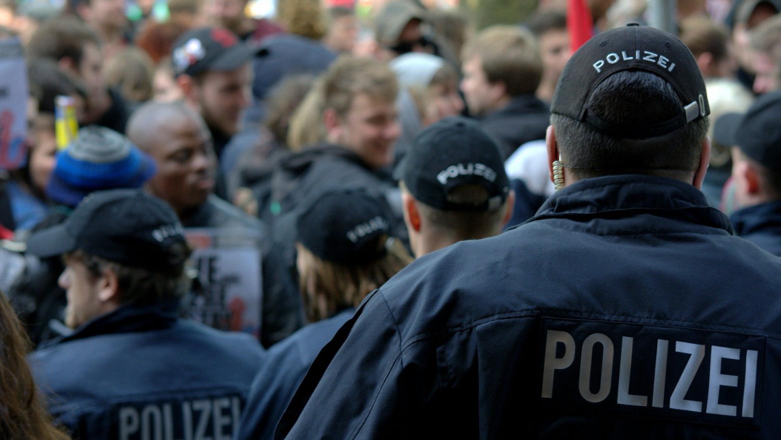 Polizisten bei einer Demonstration
